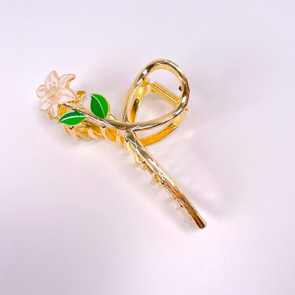 NEW Gold Metal White Lily Green Leaves Hair Claw - Picture 2 of 10